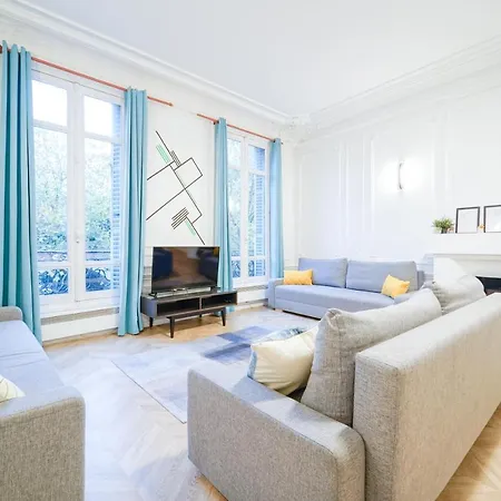 X Typical Next To Gare De Lyon G Paris